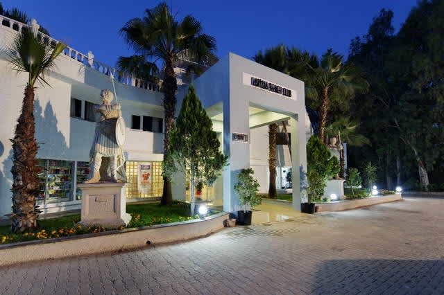 LARISSA BEACH CLUB 1