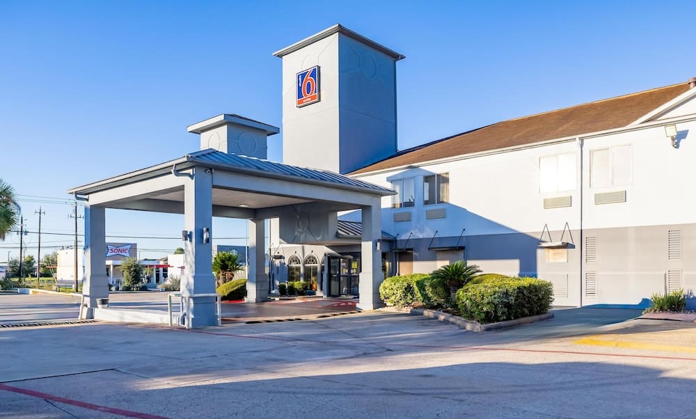 Studio 6 Suites Pasadena, TX 1