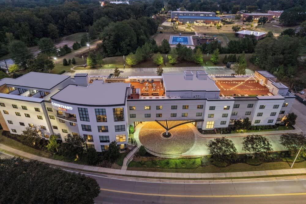 Courtyard by Marriott Oxford 1