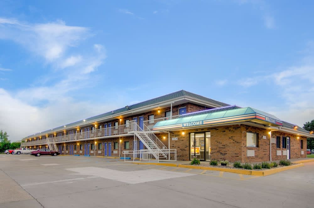 Motel 6-Salina, KS 1