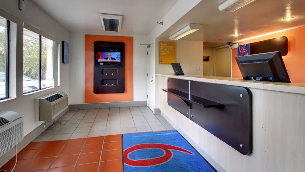 Motel 6-Des Moines, IA - North 2