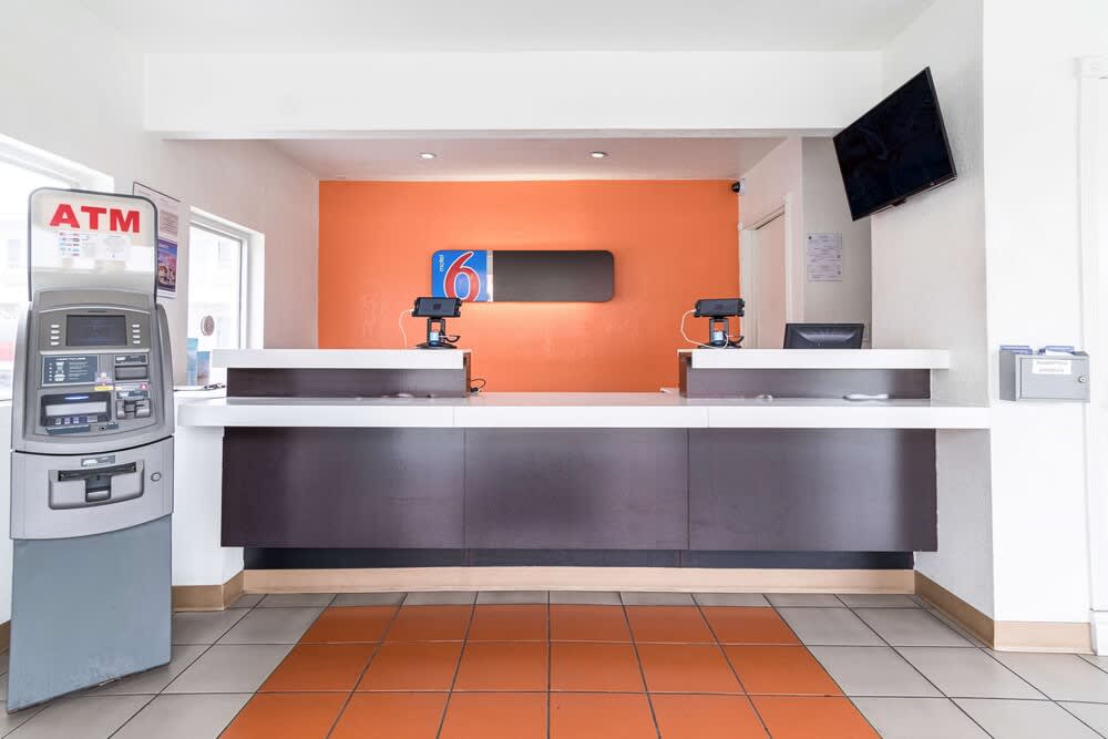 Motel 6-Long Beach, CA - International City 2