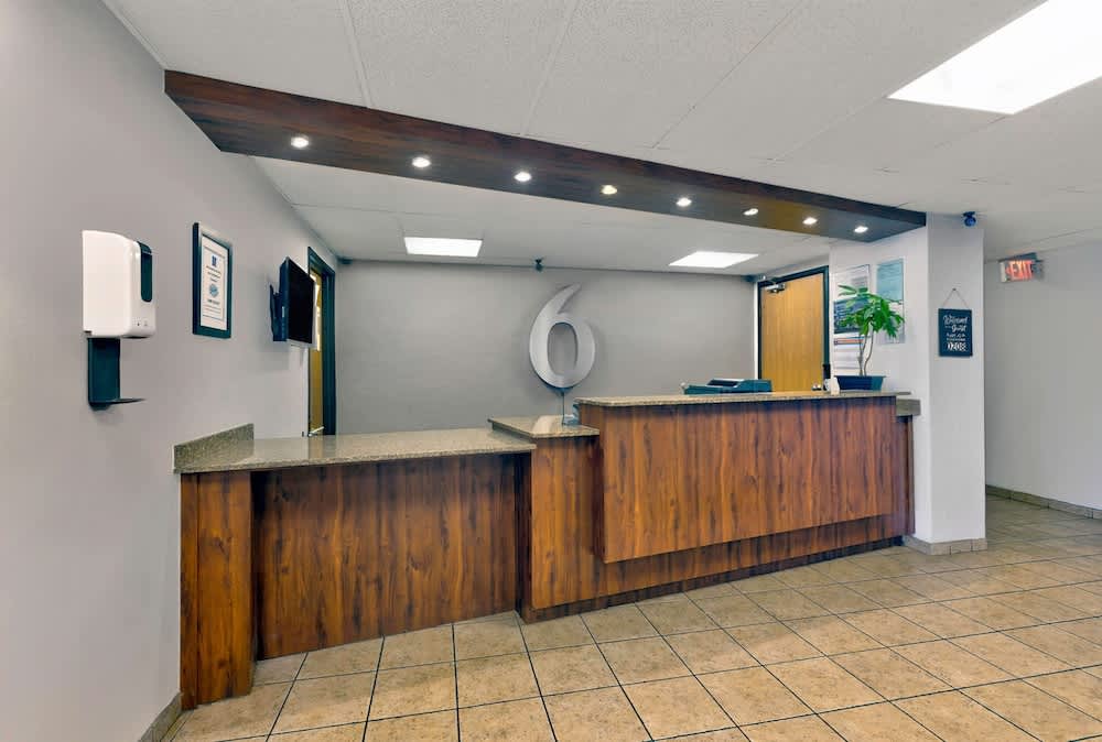 Motel 6 Oak Creek, WI 2