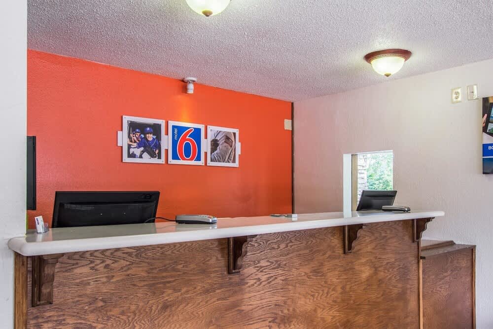 Motel 6 Ashland, OH 2