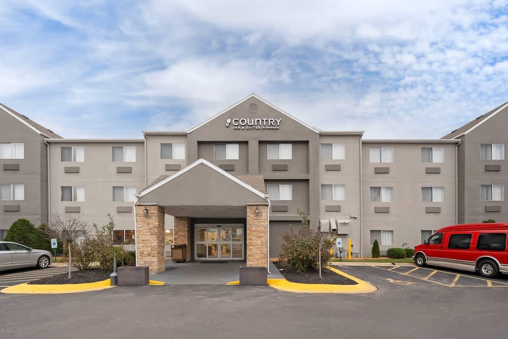 Country Inn & Suites by Radisson, Fairview Heights, IL 1