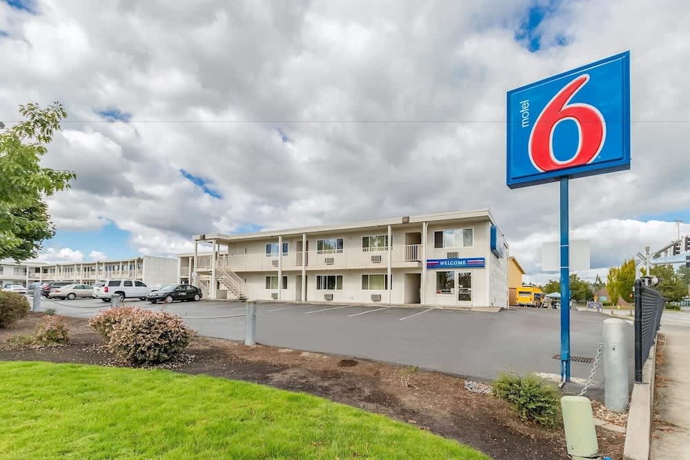 Motel 6 Beaverton, OR 1