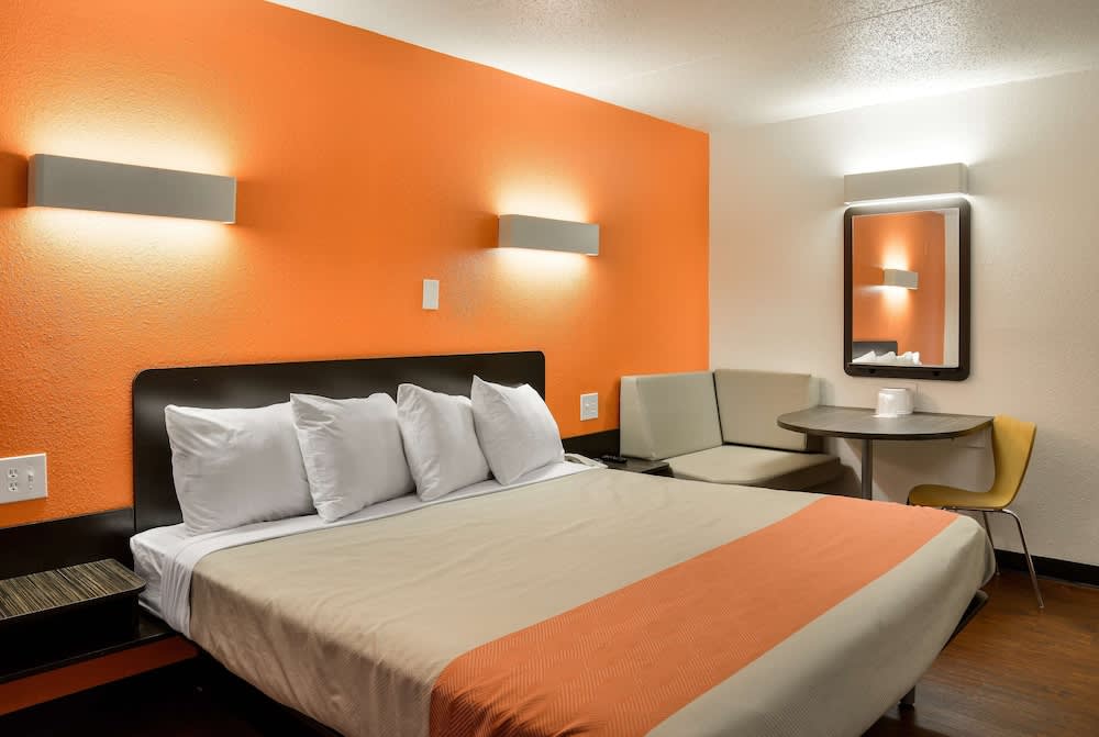 Motel 6-Toledo, OH 1