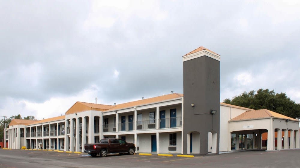 Motel 6-Round Rock, TX 1