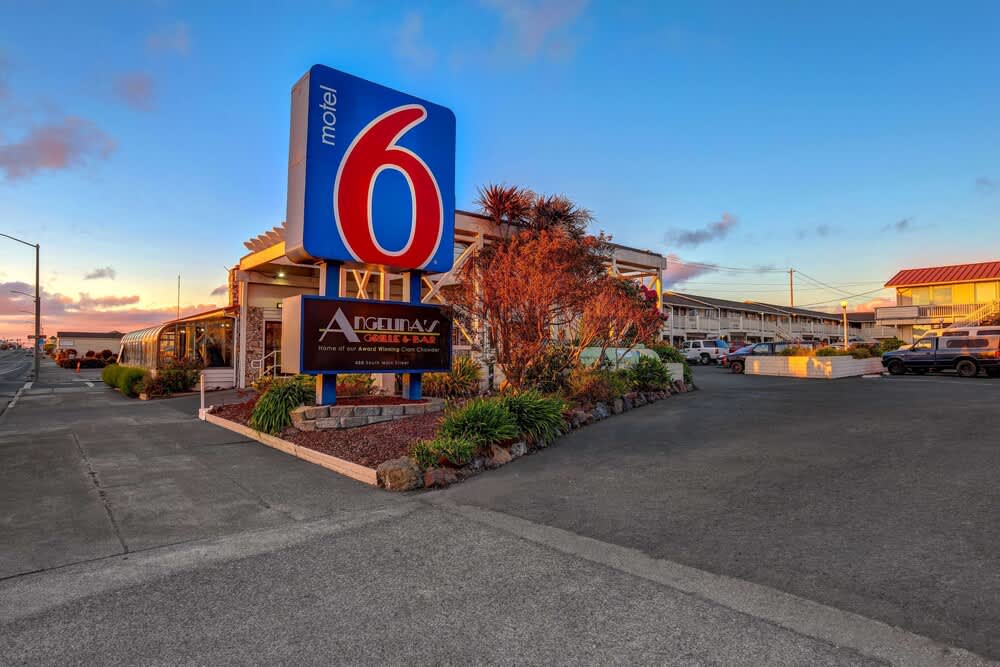 Motel 6 Fort Bragg, CA 1