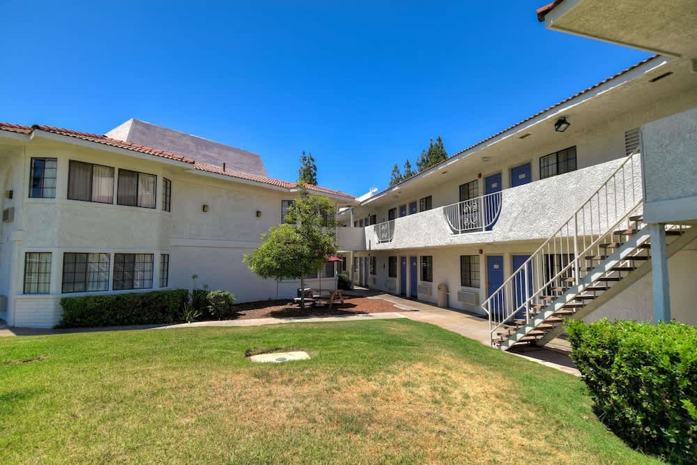 Motel 6-San Dimas, CA - Los Angeles 1