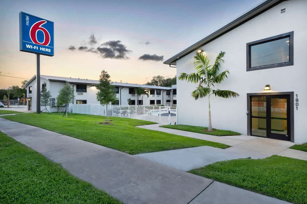 Motel 6 Fort Lauderdale, FL 1