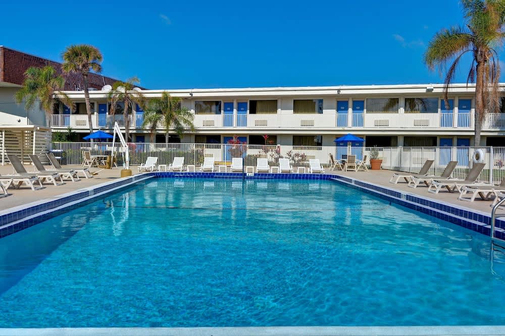 Motel 6 Cocoa Beach, FL 1