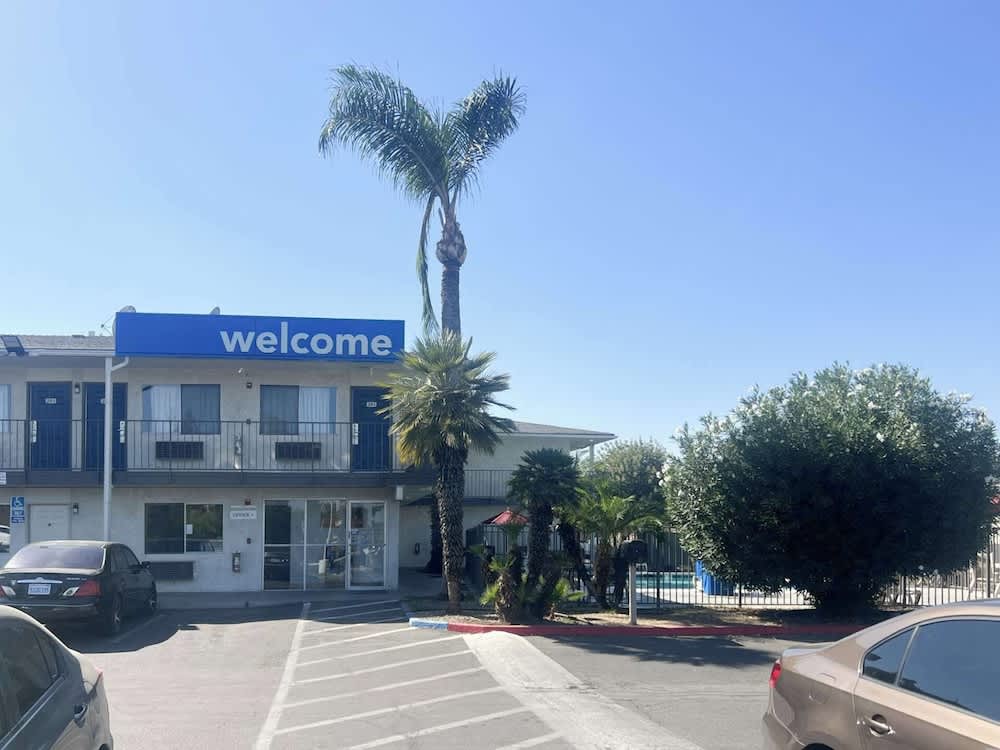 Motel 6 Tulare, CA 1