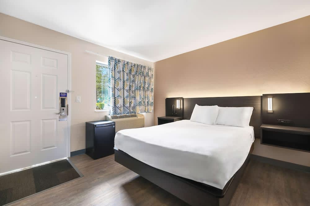 Motel 6 Kirkland, WA - North Kirkland 2