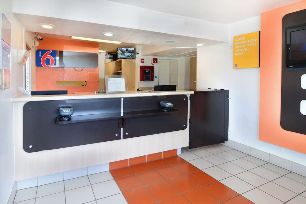 Motel 6 Galveston, TX 2