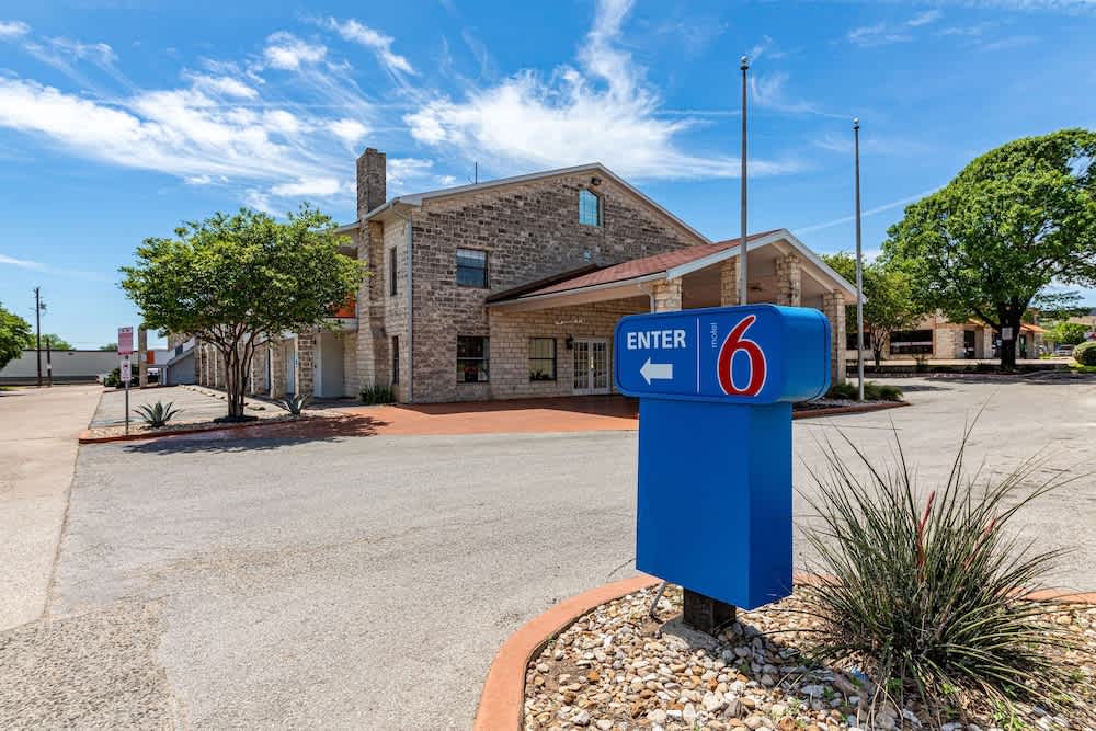 Motel 6-Georgetown, TX 1