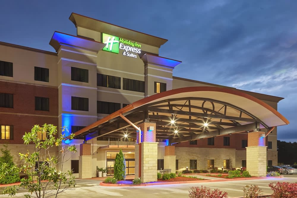 Holiday Inn Express & Suites COLUMBIA UNIV AREA - HWY 63 by IHG 1