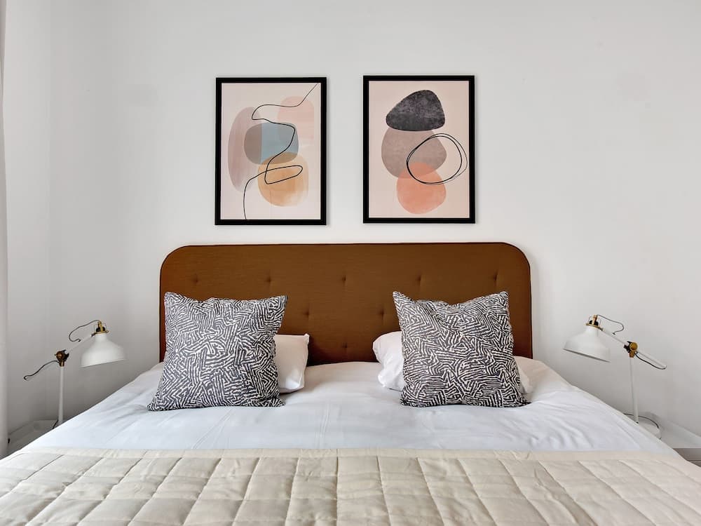 Constantin - Chic 2-Bdr Apt with Balcony 2
