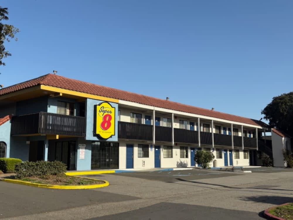 Super 8 by Wyndham Petaluma 1