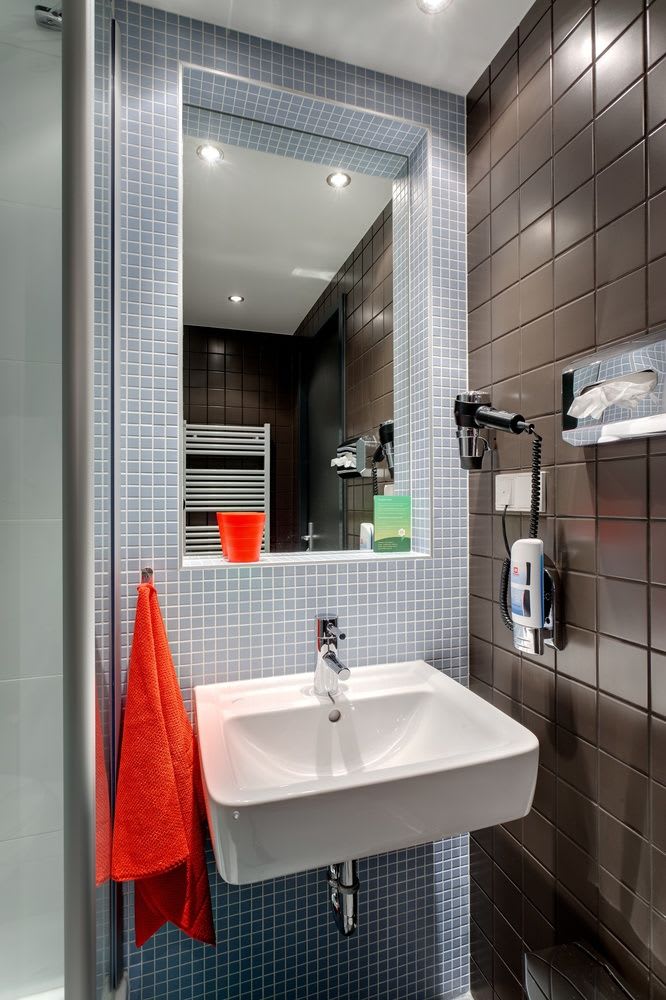 MEININGER Hotel Berlin Airport 2