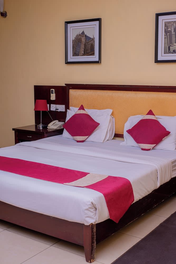Bridgeview Hotel & Conference Centre 1