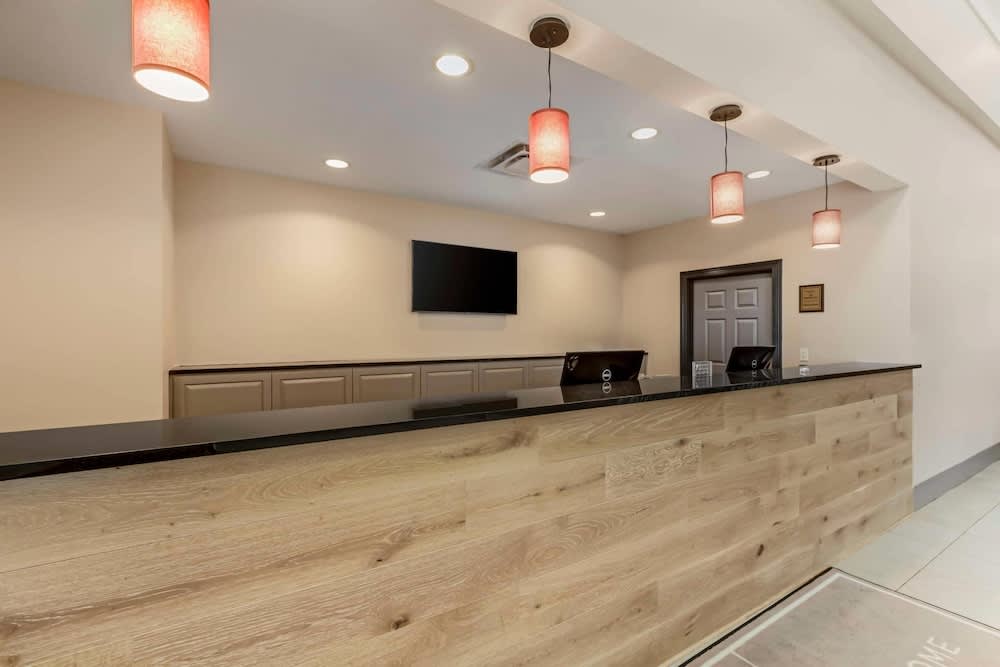 Country Inn & Suites by Radisson, Elk Grove Village-Itasca 2