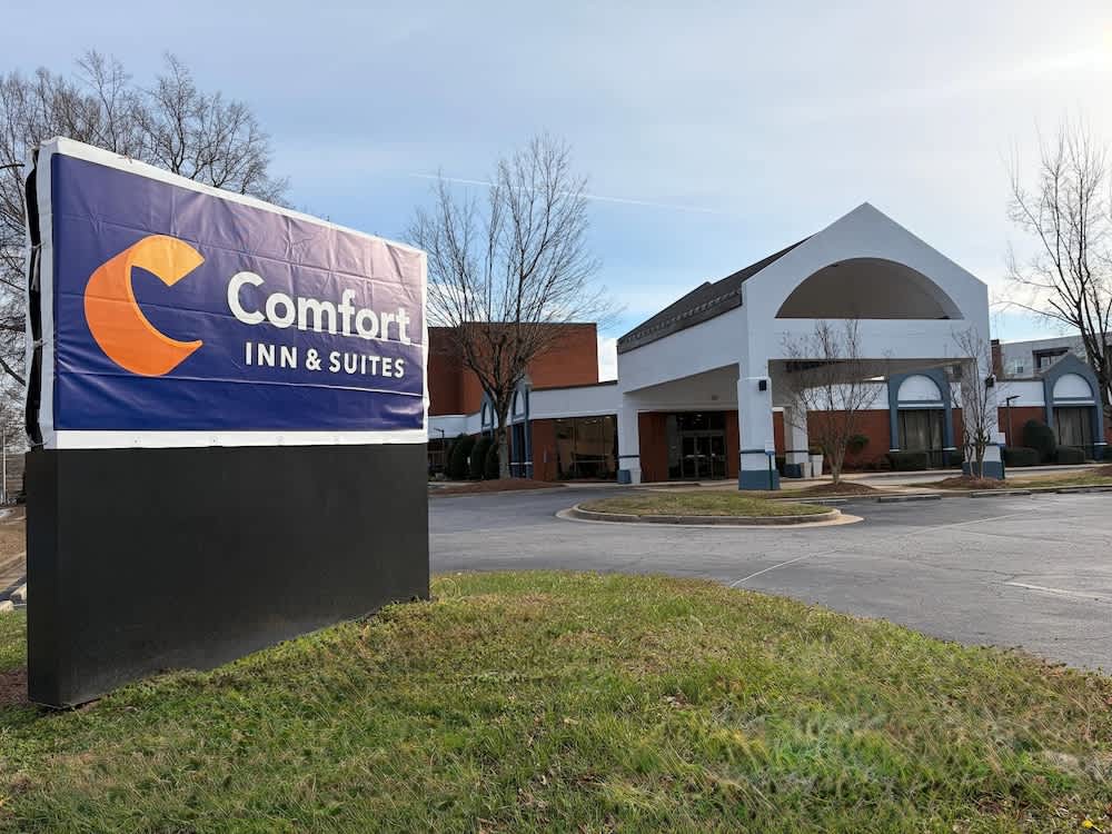 Comfort Inn & Suites 1