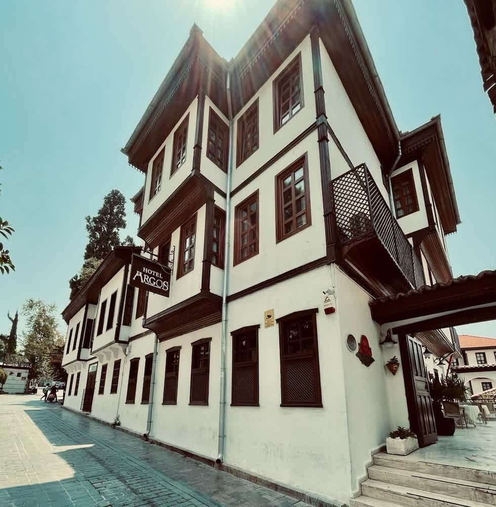 Argos Hotel 1