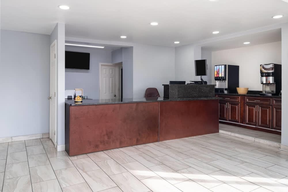 Super 8 by Wyndham Portsmouth - Norfolk 2