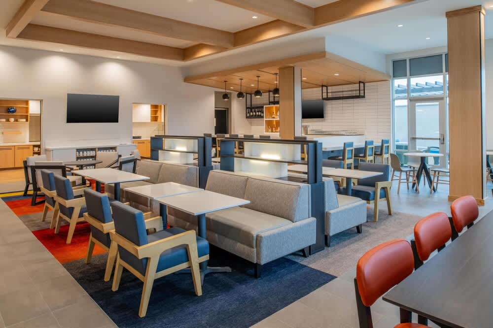 Hyatt House Fresno/Campus Pointe 1