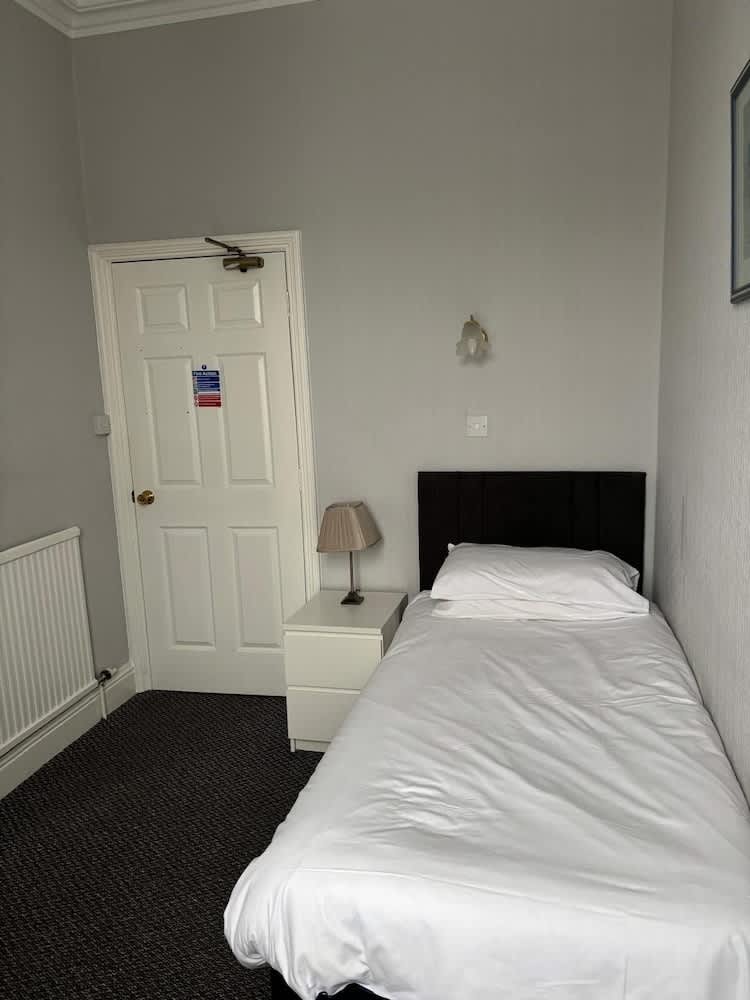Ashwood Hotel 2
