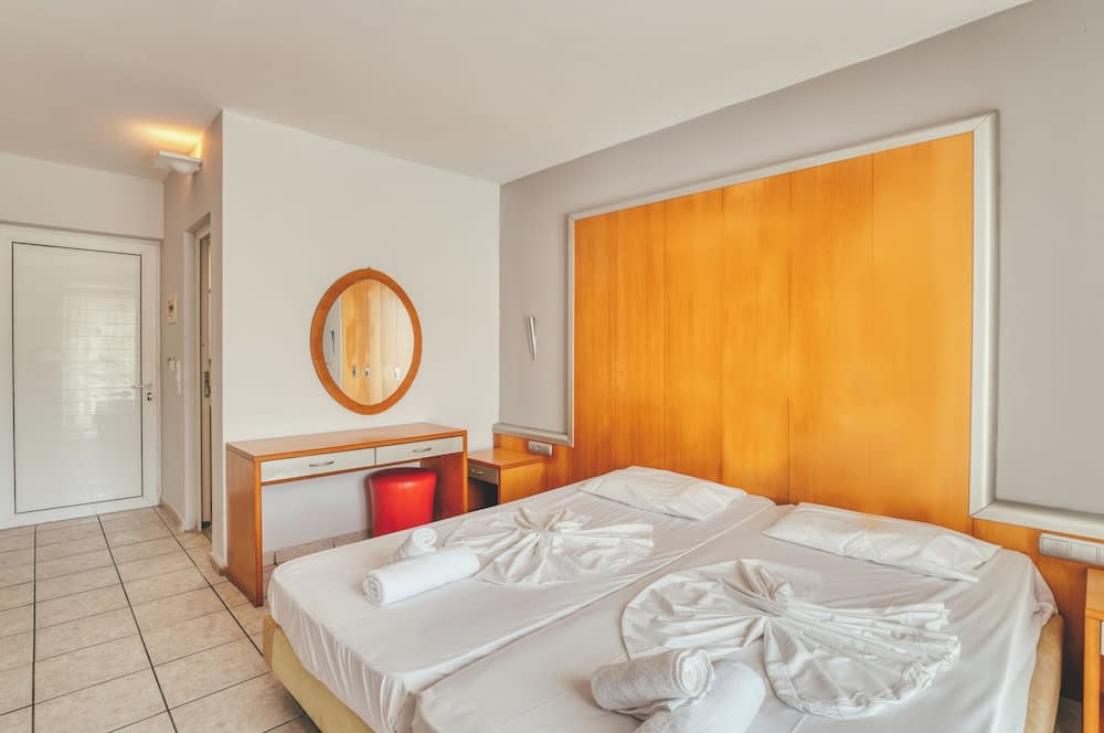 Mojo Hotel Zante 2