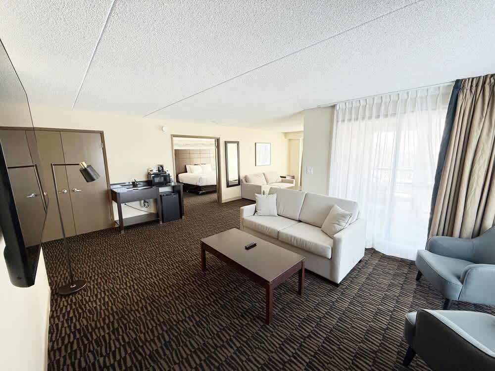 Ramada Plaza by Wyndham Niagara Falls 1