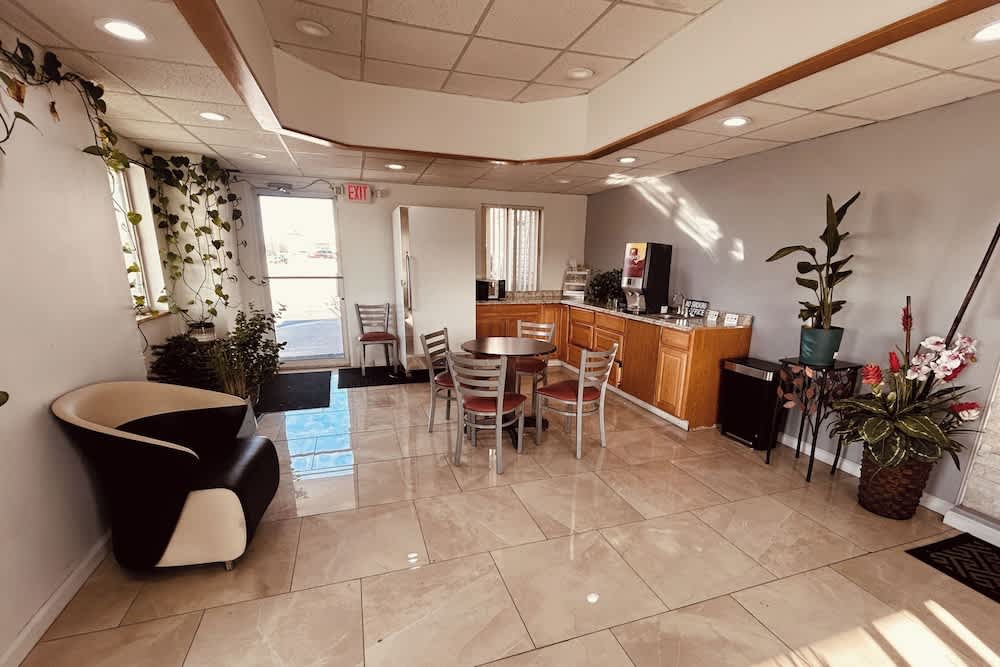 Residential Suites Blue Springs by Hotel O I 70 2