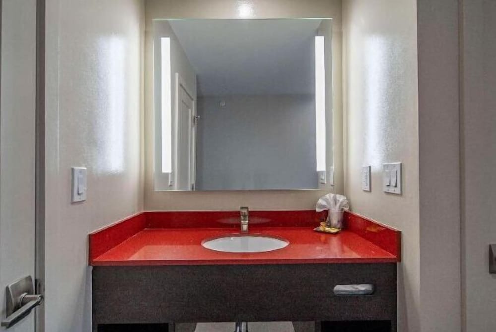 Best Western Plus Dragon Gate Inn 2