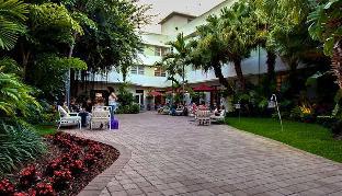 Dorchester Hotel & Suites 1