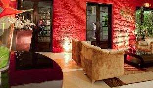 Dorchester Hotel & Suites 2