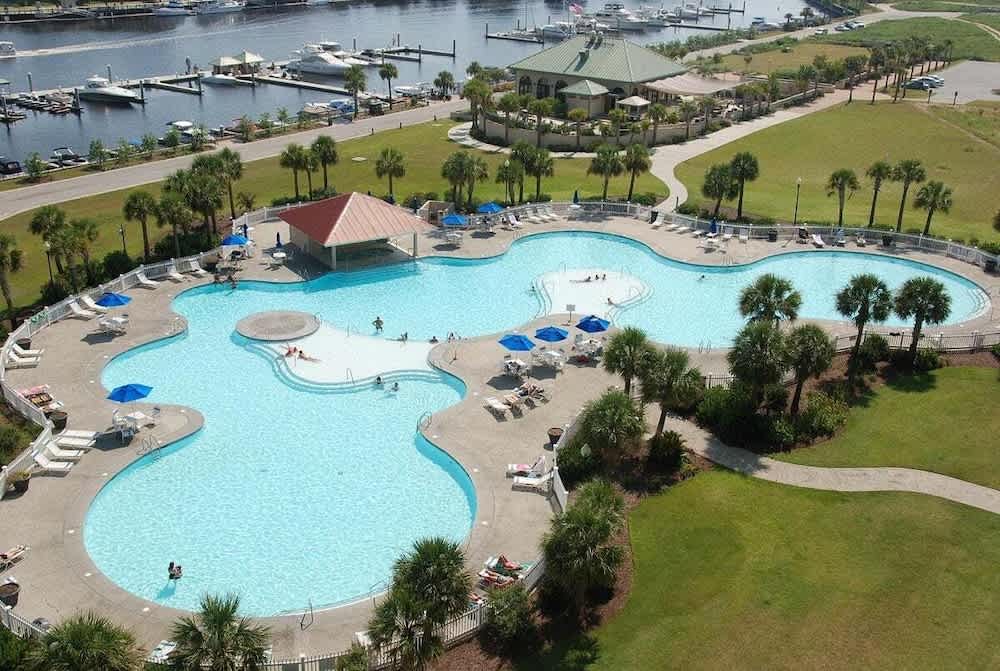 Yacht Club 2-805 1