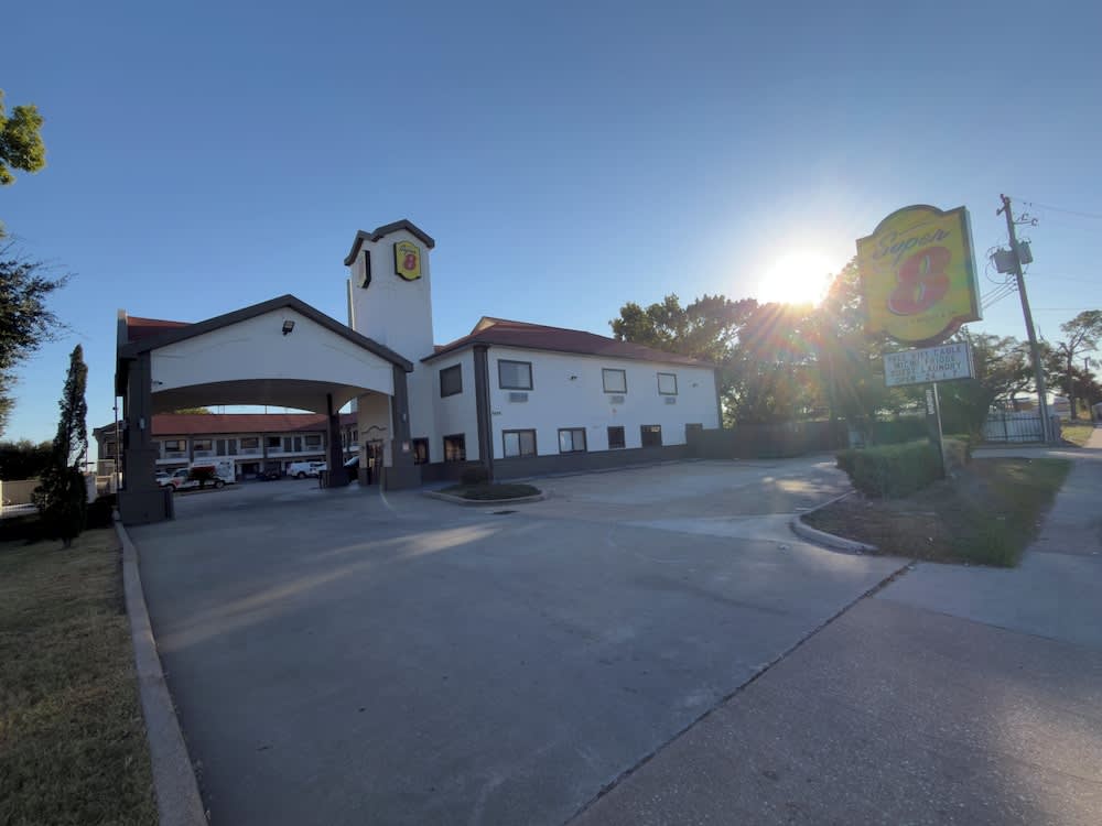 Super 8 by Wyndham Houston/Brookhollow NW 1