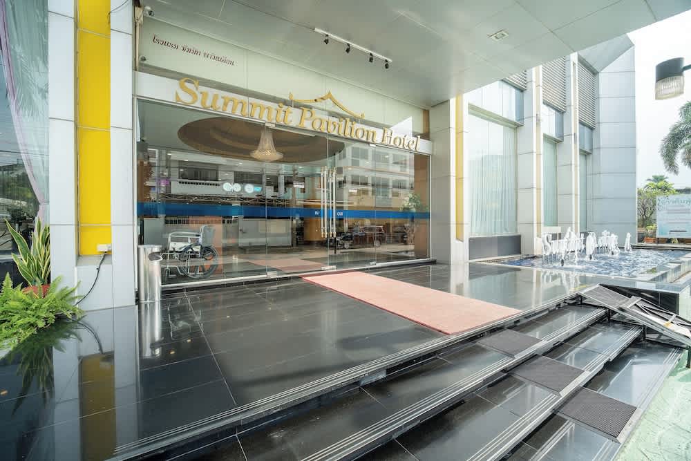 Summit Pavilion Hotel 1