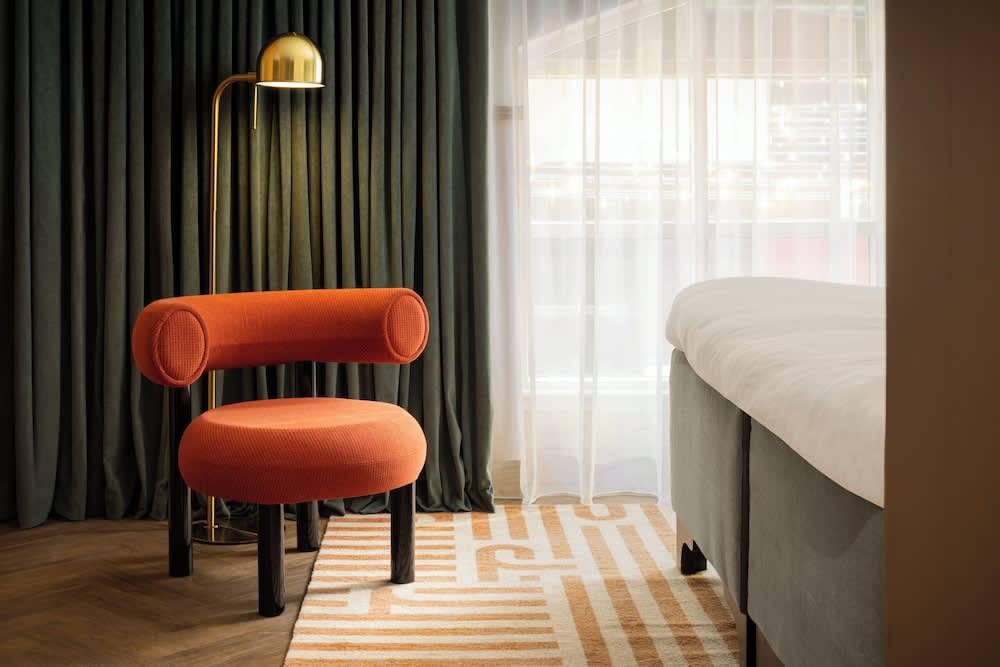Carlton George Hotel 1