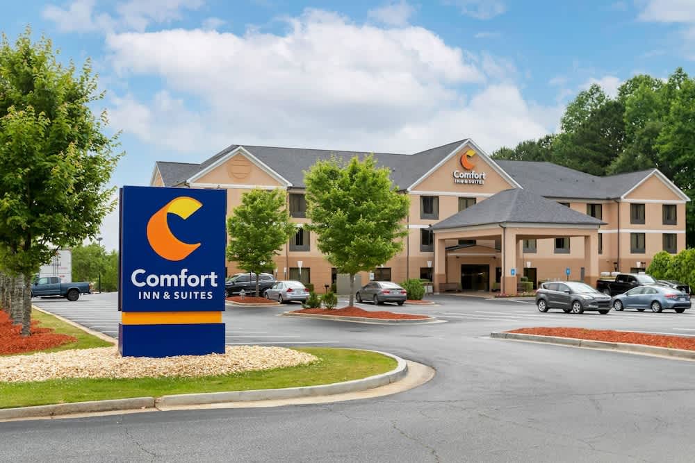 Comfort Inn & Suites Peachtree Corners - Norcross 1