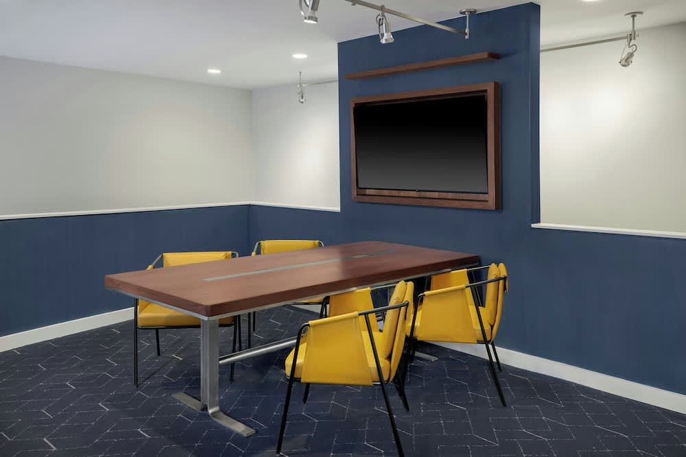 Courtyard by Marriott Huntsville University Drive 2