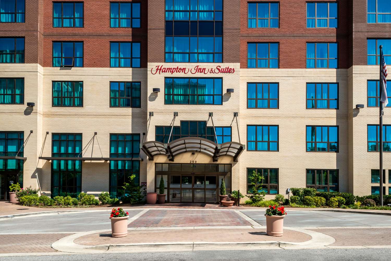 Hampton Inn & Suites National Harbor/Alexandria Area 2