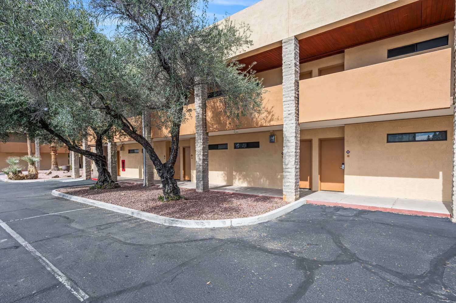 DoubleTree by Hilton Tucson - Reid Park 2