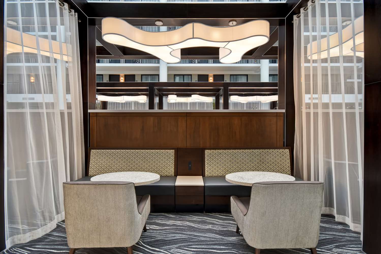 Embassy Suites by Hilton Syracuse 2