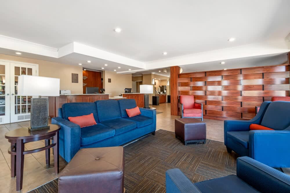 Comfort Suites Elizabethtown 2