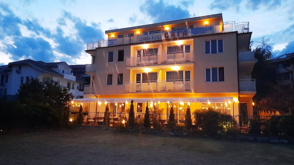 Family Hotel Saga 1
