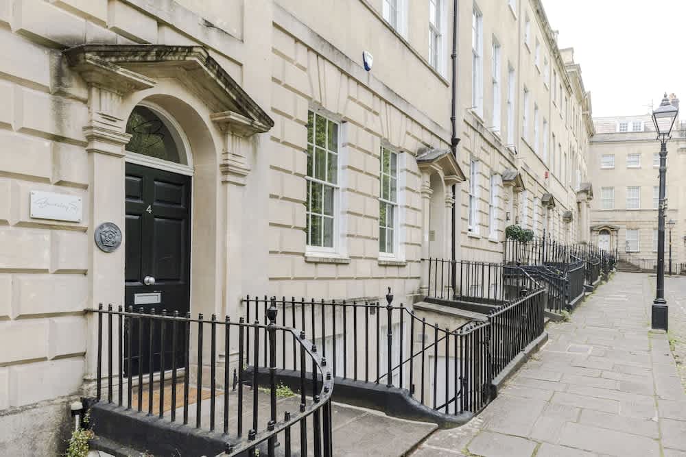 4 Berkeley Square I Boutique Apartments 1