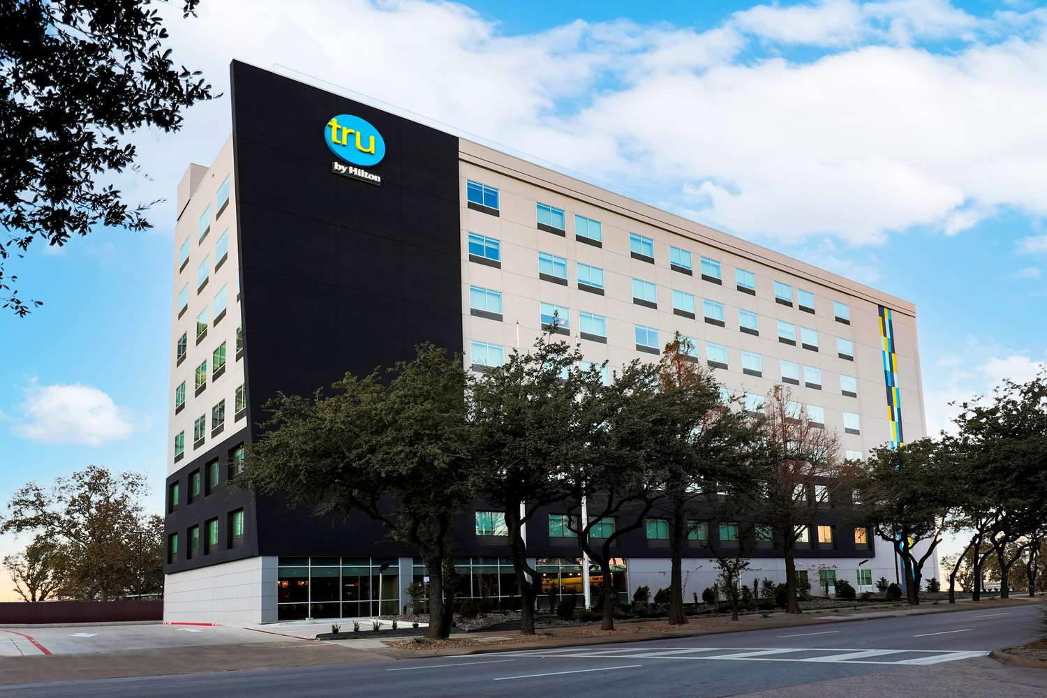 Tru By Hilton Dallas Market Center 1